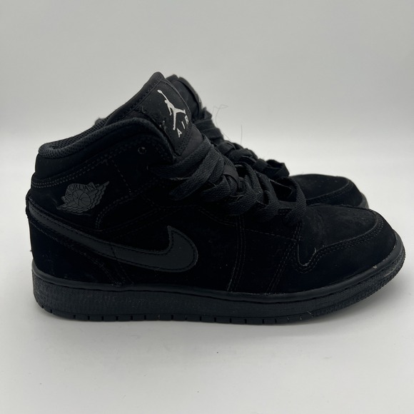 Air Jordan Retro 1 Mid Triple‎ Black Suede Size 4Y/Women's 6 - Picture 1 of 11